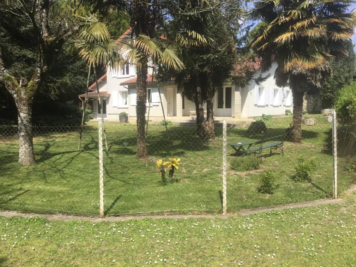 Villa Les Pierrottes à Mornac Extérieur photo